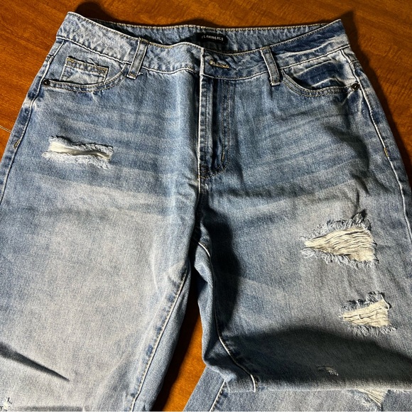 Flamingals | Women’s Jeans | Size M | Crop Ripped Raw Hem | Distressed Mom Pants - Picture 3 of 9